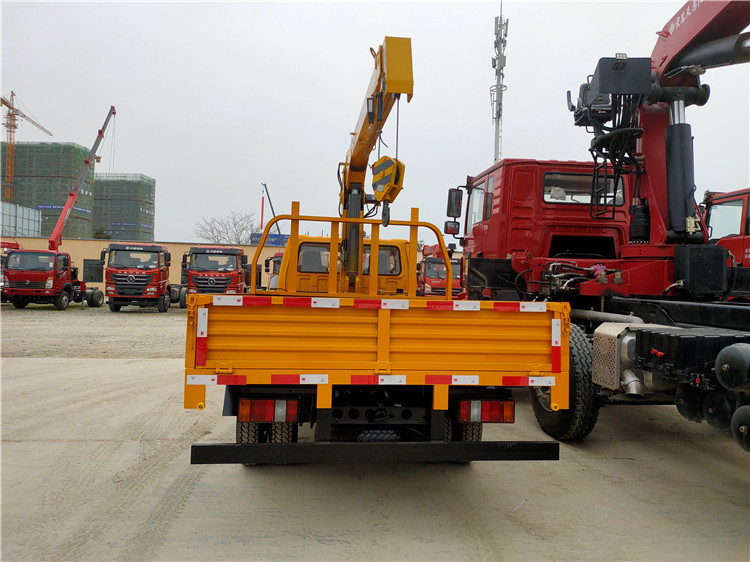 江鈴雙排徐工2噸藍牌隨車吊清障車 高效靈活的救援多面手